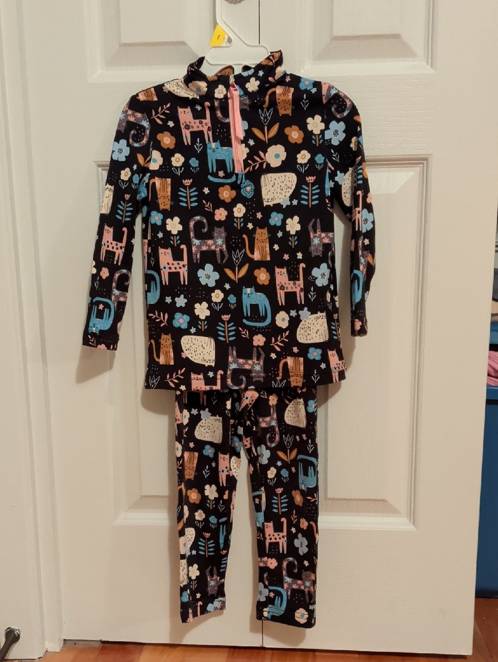 2/15$ Kids Long Sleeve Sport Set with Cat Print